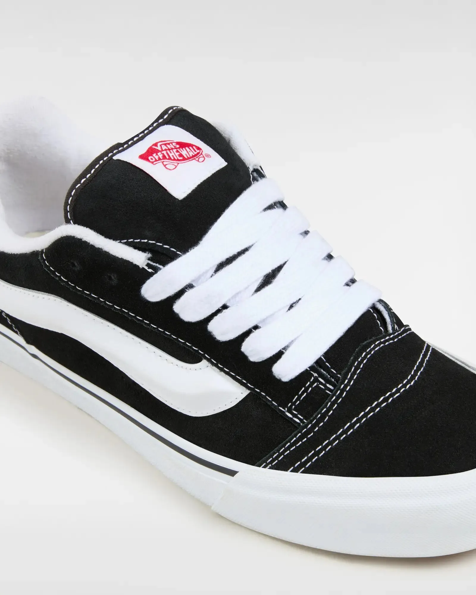 Knu Skool Shoes in Black & True White