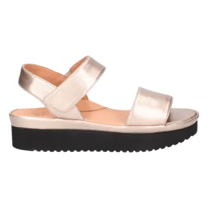 L'Amour Des Pieds Women's Abrilla Champagne Met Nappa