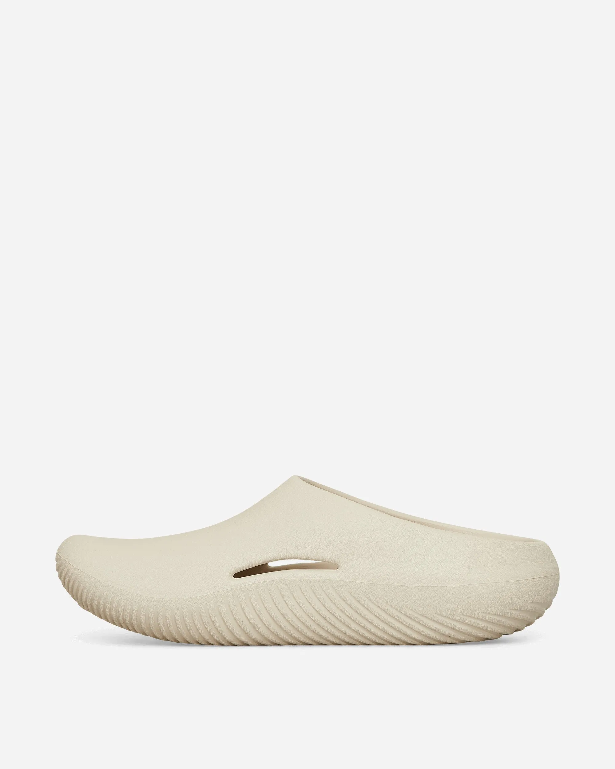 Mellow Recovery Clogs Stucco