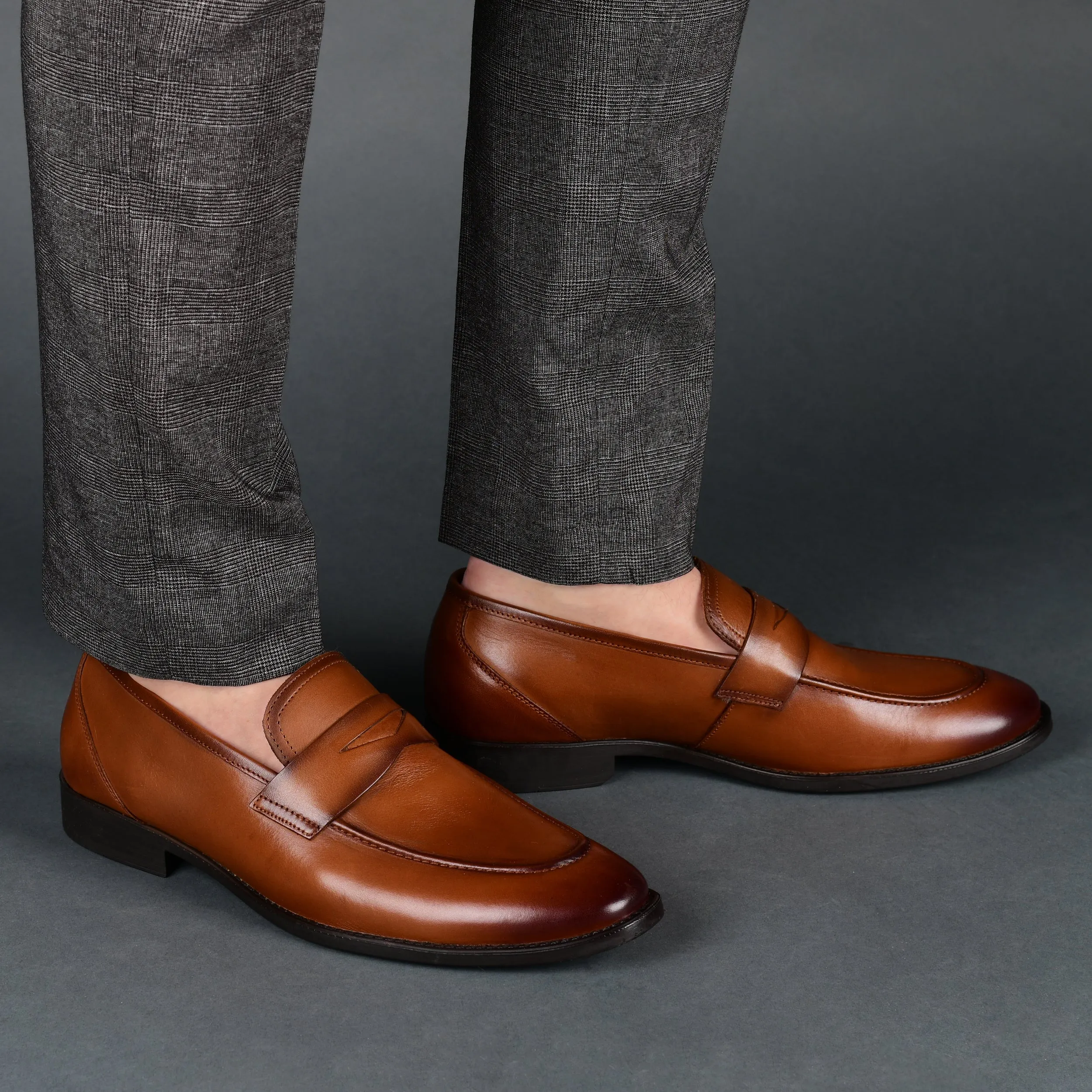 Thomas & Vine Bishop Apron Toe Penny Loafer