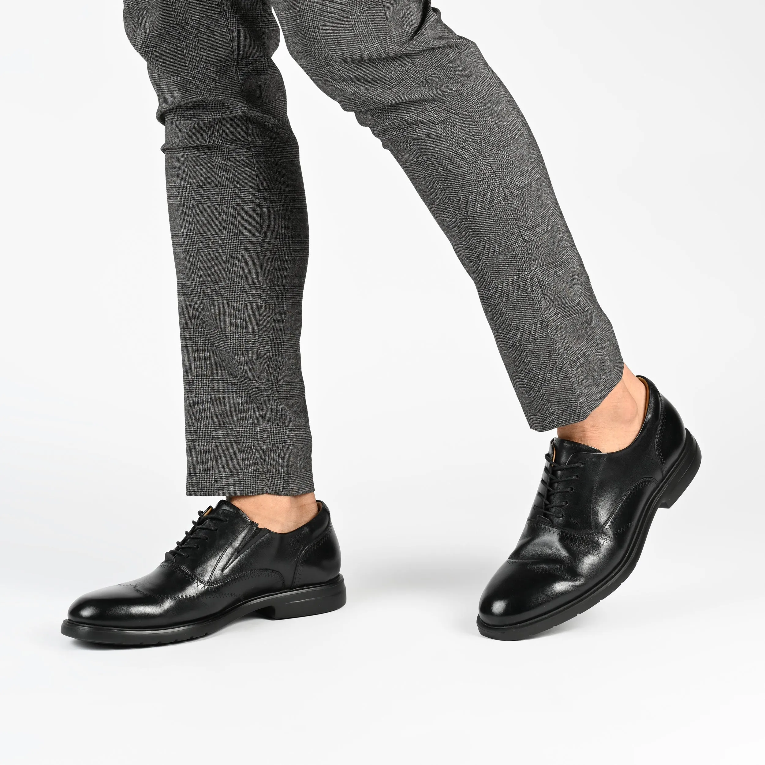 Thomas & Vine Hughes Wide Width Wingtip Oxford