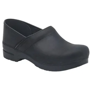 Unisex Professional Oiled Clogs In Black