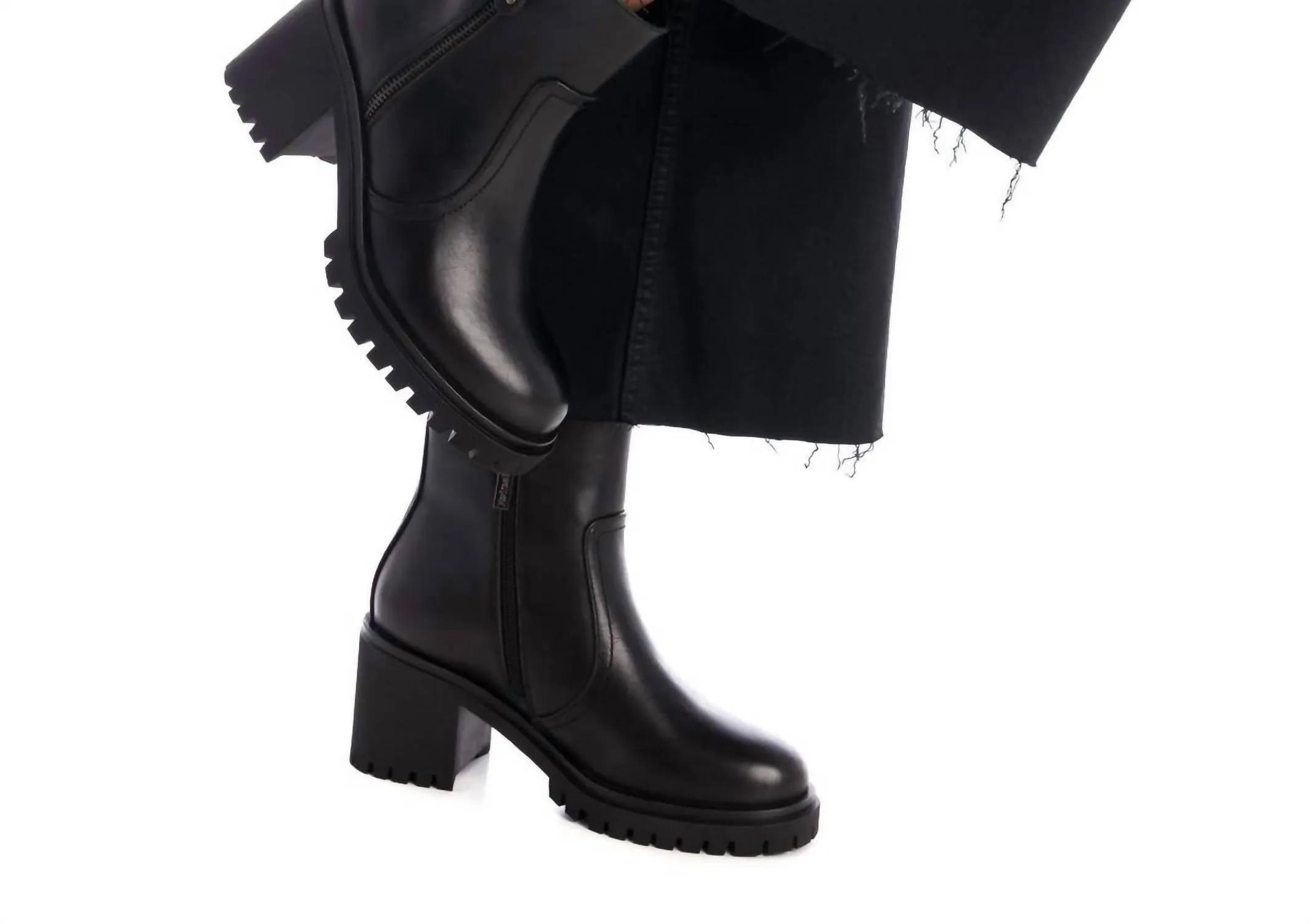Women's Ankle Booties In Black