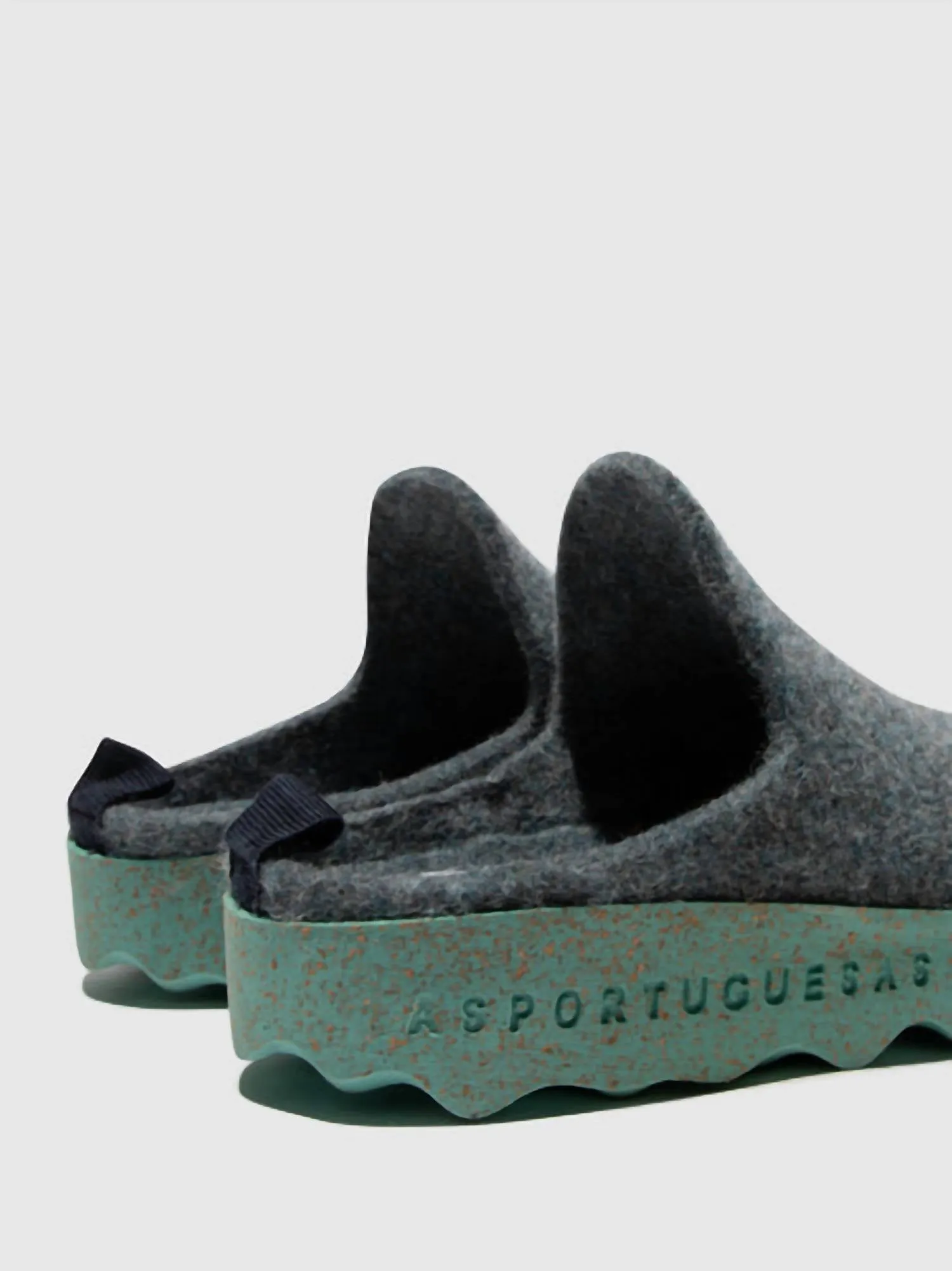 Women's Come Slip-On Clog In Grey Blue