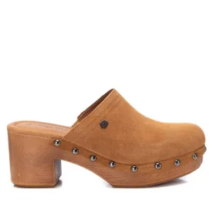 Women's Leather Clogs In Camel