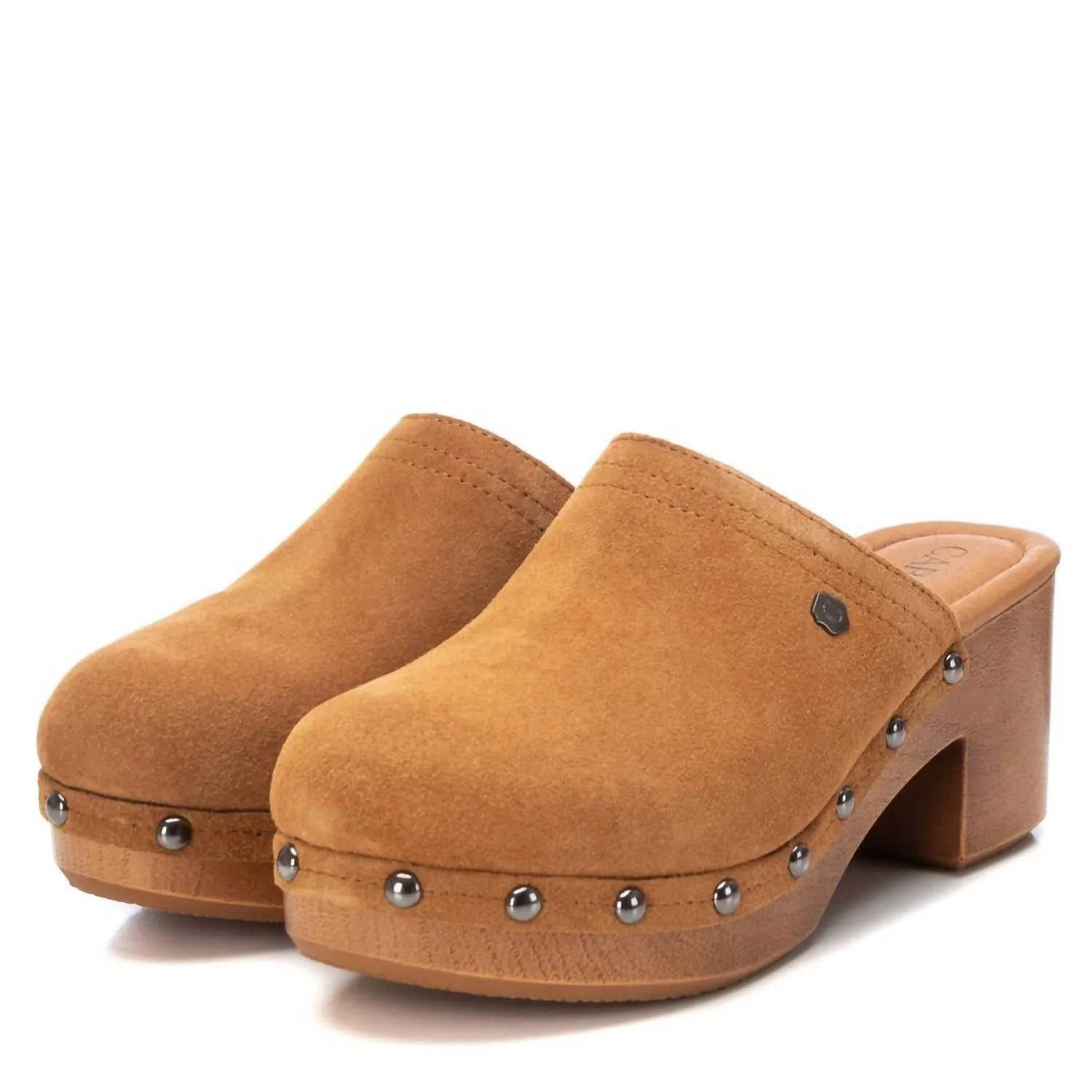 Women's Leather Clogs In Camel