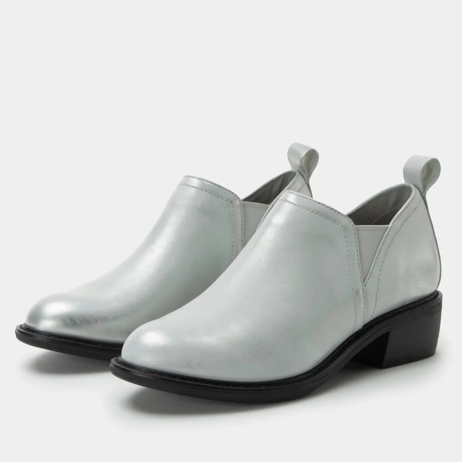 Women's Merle Bootie In Silver White