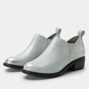 Women's Merle Bootie In Silver White
