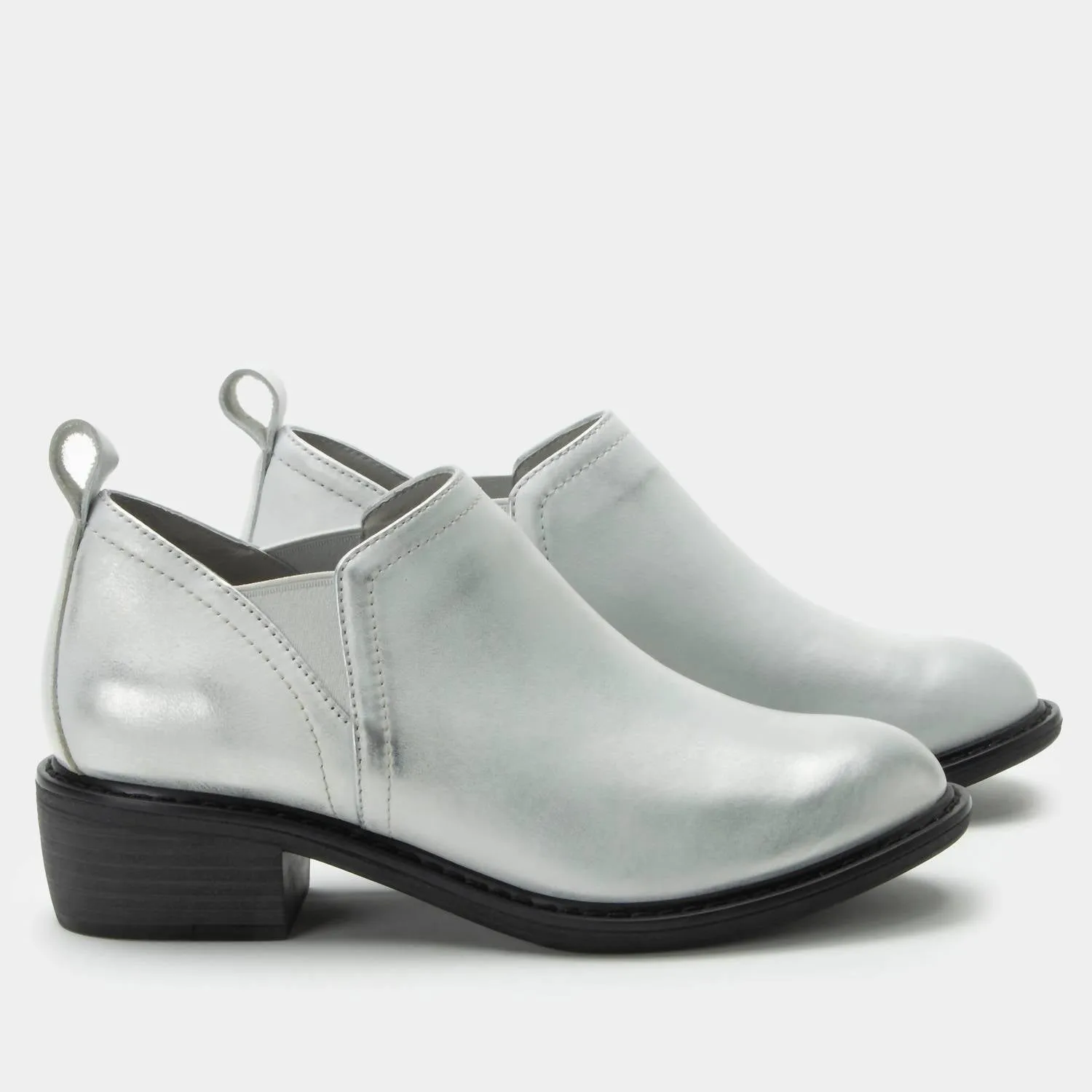 Women's Merle Bootie In Silver White