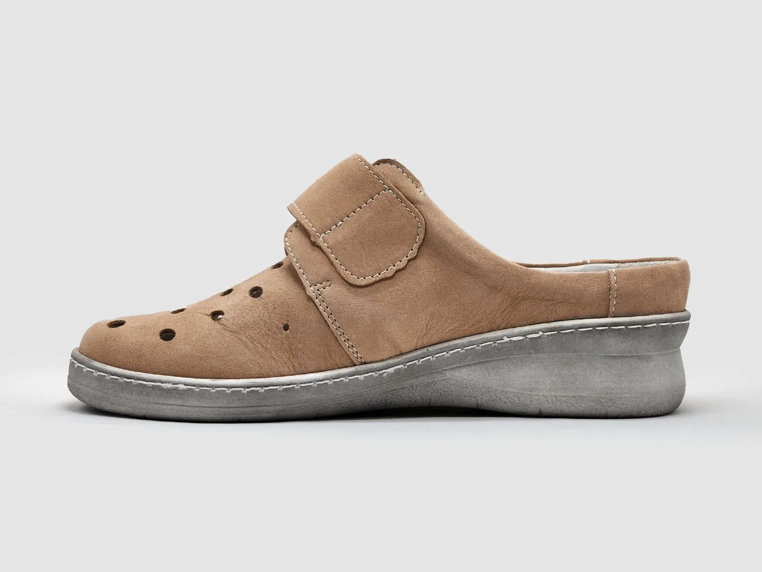 Women's Perforated Leather Clogs In Pink